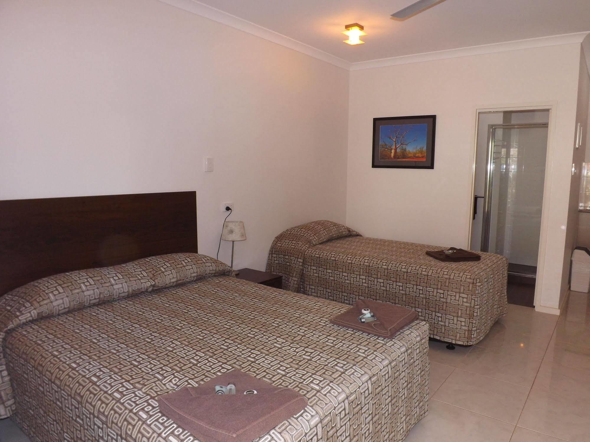 Derby Lodge Motel Esterno foto